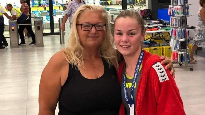 Támogasd a gyerekek csodálatos edzőjét – Szekeres Szilvia, aki a Mosoly-díj jelölése révén inspirálja a fiatalokat! Szavazz rá, és segítsd őt, hogy még több gyermek életét formálja!