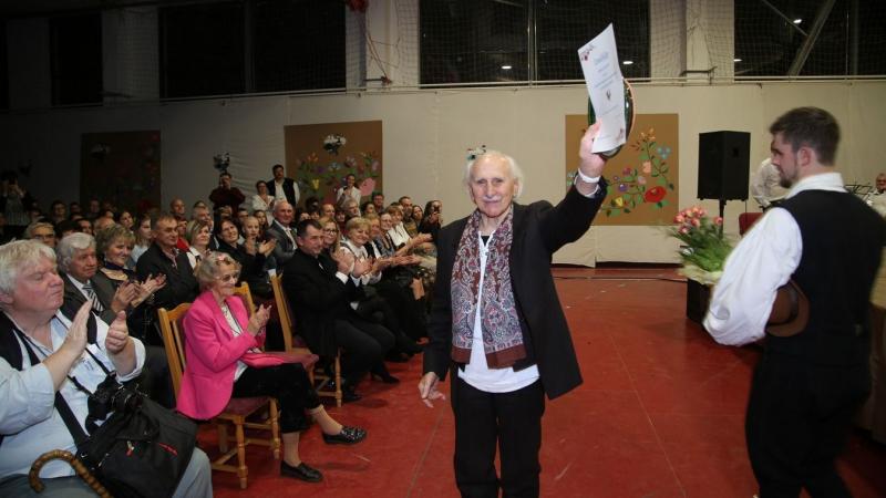 Szívszorító hír érkezett: Wünsch László, a tánc világának kiemelkedő alakja, örökre eltávozott közülünk. Az ő táncos szíve már nem dobog, de emléke és művészete örökké velünk marad.
