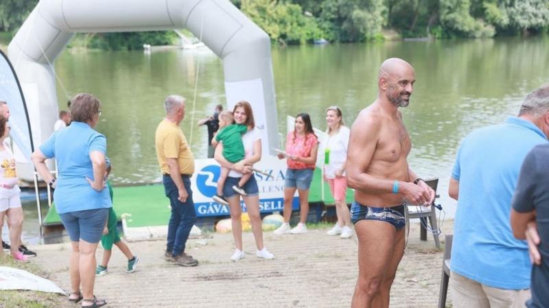 Tiszai Kihívás: Több mint 150 bátor úszó teljesítette a Tisza átszelését (képek és videók)