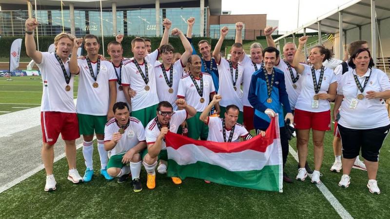 A speciális olimpikon válogatott ezüstérmet szerzett!