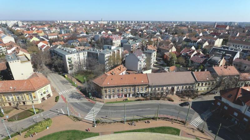Garzon vagy vidéki ház? Fedezd fel, mit keresnek manapság a legtöbben az Otthon Start Program révén! A program hatására egyre többen fontolóra veszik a kisebb lakások és a vidéki ingatlanok előnyeit. Ismerd meg a legfrissebb trendeket, és tudd meg, miért 