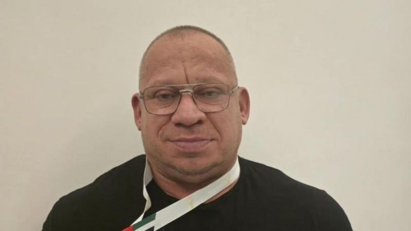 Íme egy egyedi változat:

