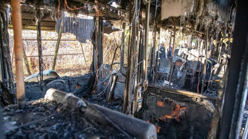 Ausztriából érkezett, különleges tervezésű busz lángokban állt Miskolcon - még sosem látott fényképek és felvételek a baleset helyszínéről.