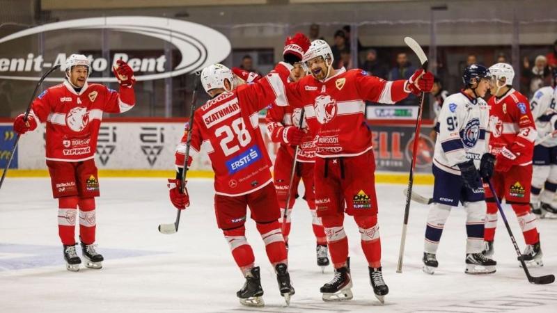 Majdnem egy teljes esztendő telt el azóta, hogy erre a pillanatra vártunk – a macik nagy ünneplését tartottuk a csarnokban.