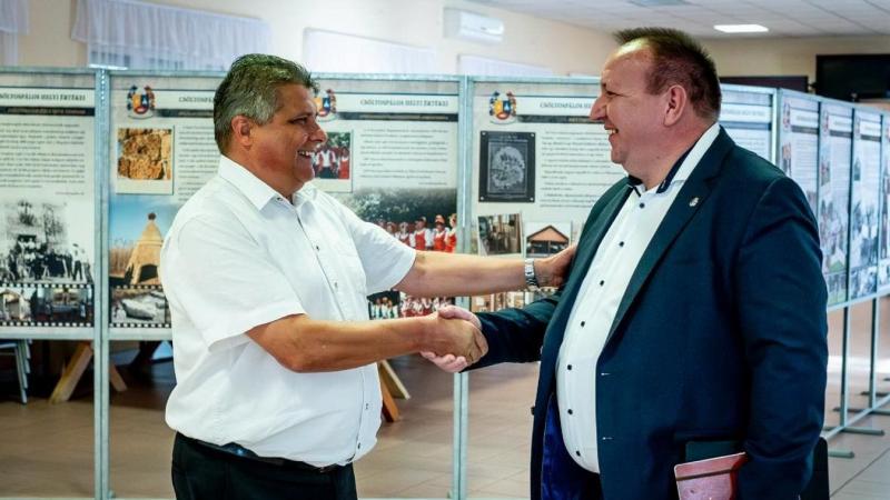 Súlyos egészségi problémákkal küzd a népszerű polgármester, és sürgős életmentő vérátömlesztésre van szüksége.