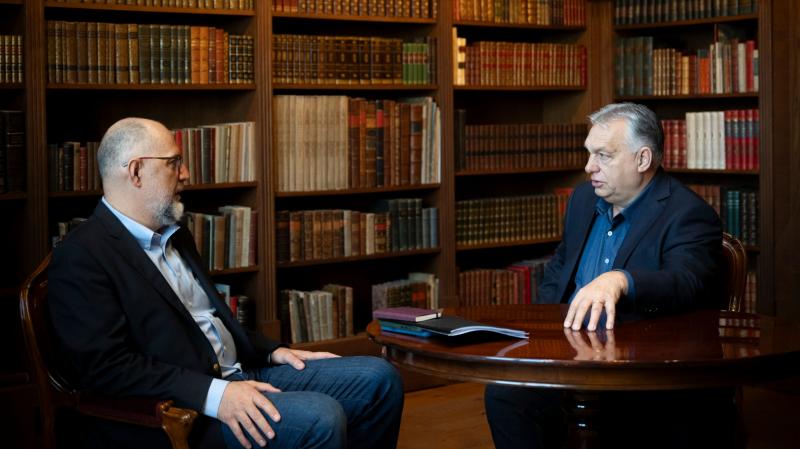 Orbán Viktor Kelemen Hunorral folytatott megbeszélést a parajdi sóbányában bekövetkezett tragikus esemény kapcsán.