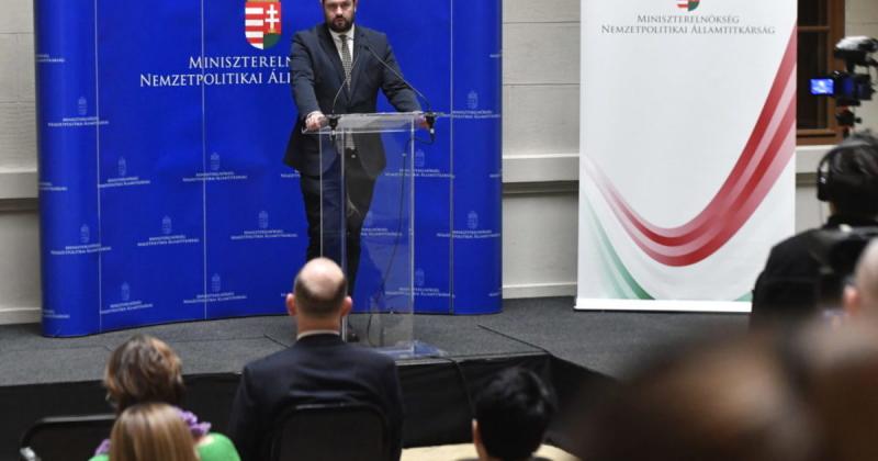 A Kőrösi Csoma Sándor és a Petőfi Sándor ösztöndíjprogramok díjazottjai hazánk kulturális nagyköveteiként tevékenykednek. | Demokrata