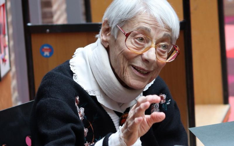 Elhunyt Elek Judit, a Kossuth-díjas filmrendező, aki életművével maradandó nyomot hagyott a magyar filmművészetben. Munkássága során számos emlékezetes alkotást tett le az asztalra, amelyek mély emberi értékekkel és társadalmi érzékenységgel bírtak. Elek 