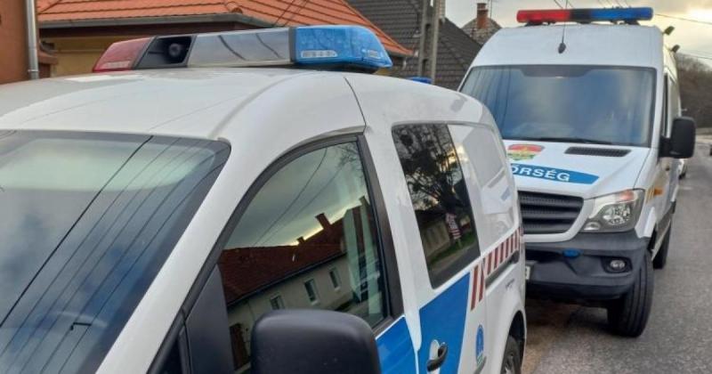 Szombathelyen egy különös és rejtélyes esemény történt: holttestre bukkantak, amely sok kérdést vet fel. Az eset körülményei még nem tisztázottak, és a hatóságok alapos nyomozásba kezdtek, hogy kiderítsék a tragikus esemény hátterét.