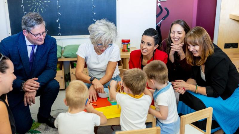 A CsillagPont támogatja az egyszülős családokban nevelkedő fogyatékos gyermekek fejlődését, hogy minden kis csillag a saját fényében ragyoghasson.