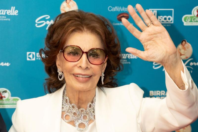 Sophia Loren 91 évesen is lenyűgöző volt idősebb fia, Carlo Ponti Jr. második esküvőjén: KÉPEKKEL! | szmo.hu