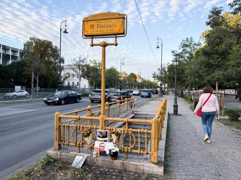 A Kétfarkú Kutya Párt javaslatot tett arra, hogy a Bajza utcai metrómegállót Navalnijról nevezzék el. Ezzel a lépéssel szeretnék kifejezni szolidaritásukat az orosz ellenzéki politikussal, aki az autoriter rendszerek ellen harcolva vált ismertté. A párt c