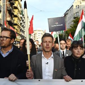 A honvédelmi tárca nem osztotta meg, hogy pontosan milyen katonai esemény indokolja a légterület lezárását Magyar Péterék menetének időtartamára.