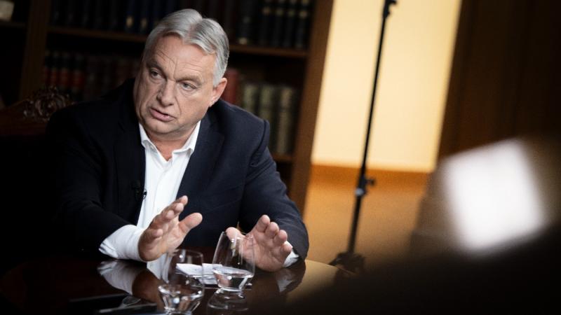 Orbán Viktor úton Washingtonba: egy történelmi kísérlet kezdődik - videó.