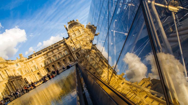 A Louvre minden másra költött, csak a biztonságra nem: ez magyarázhatja a 88 millió eurós ékszerrablás megvalósulását - Pénzcentrum.