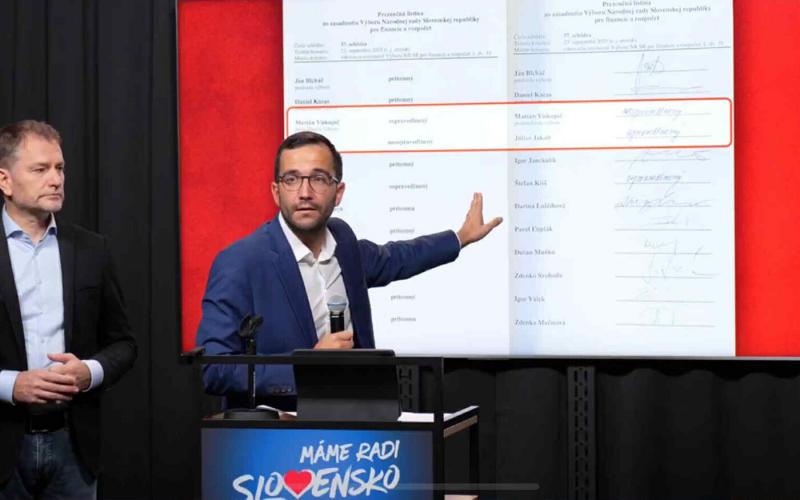 Matovičék állítása szerint a parlamentben hivatalos dokumentumok hamisítása zajlik.