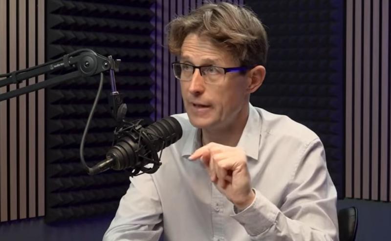 Zsiday Viktor a pénzügyi védőpajzs jelentőségéről beszélve hangsúlyozza, hogy ennek az eszköznek valódi értéke csupán végső veszélyhelyzetekben vagy komoly gazdasági válságok során mutatkozik meg. A pénzügyi védőpajzs nem egy mindennapi megoldás, hanem in