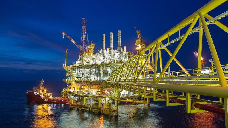 Az olajszankciók súlyos csapást mértek Moszkvára, a költségvetés megrendült, és az Urals olaj ára drámaian csökkent.